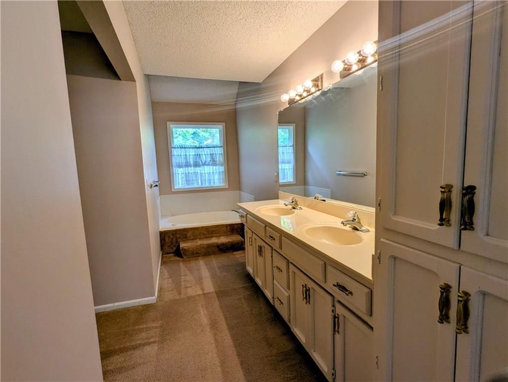 Photo 15 of 26 - 1580 Ridgeway Drive