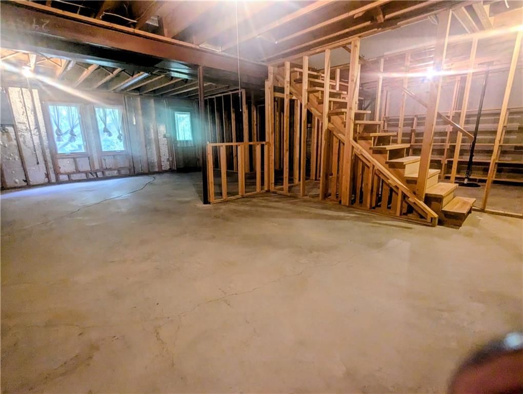 Photo 19 of 26 - 1580 Ridgeway Drive