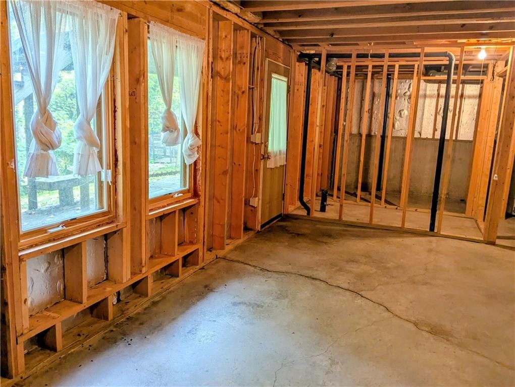 Photo 21 of 26 - 1580 Ridgeway Drive