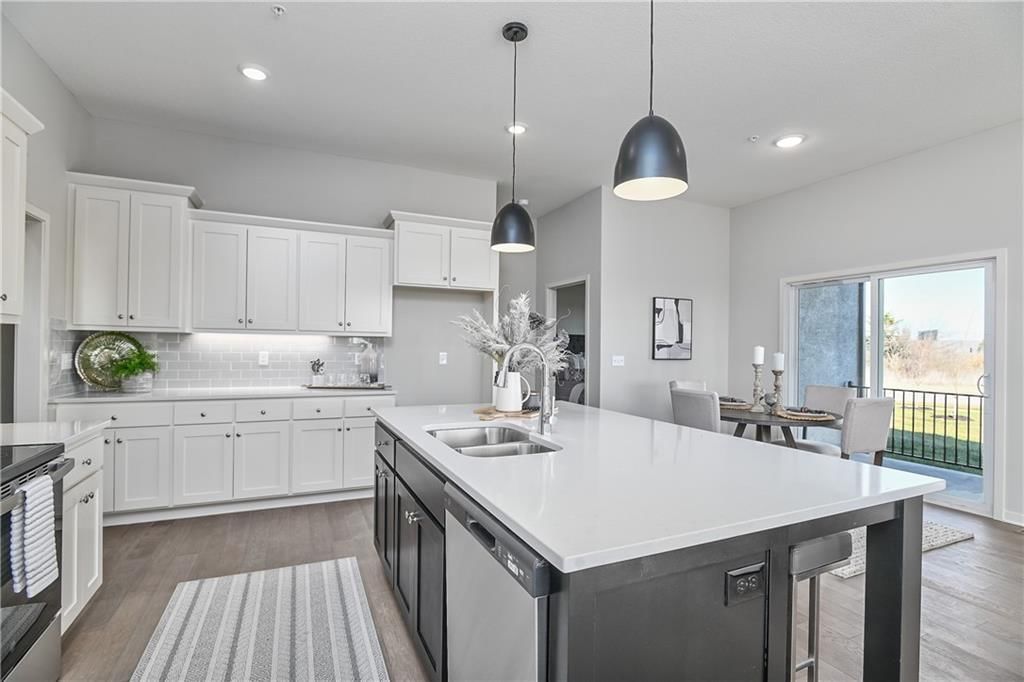2251 W Dartmouth Street — photo 24