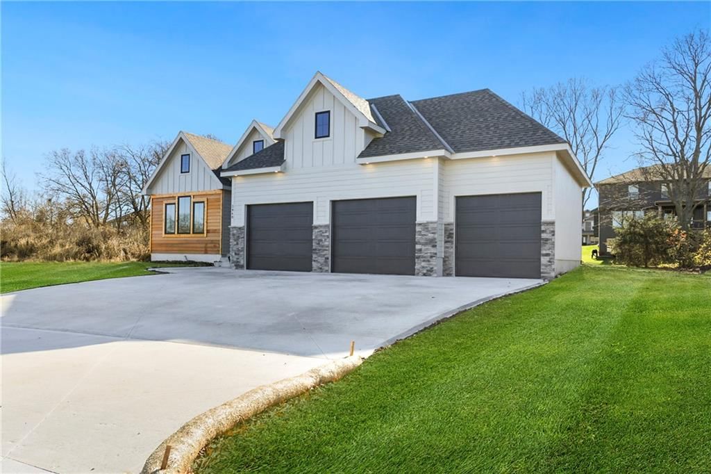 3940 SW Flintrock Drive — photo 2