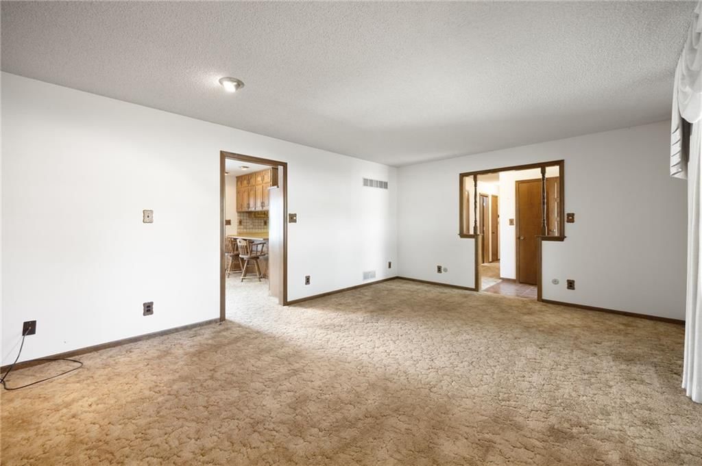 Photo 8 of 34 - 3713 NE 77th Street