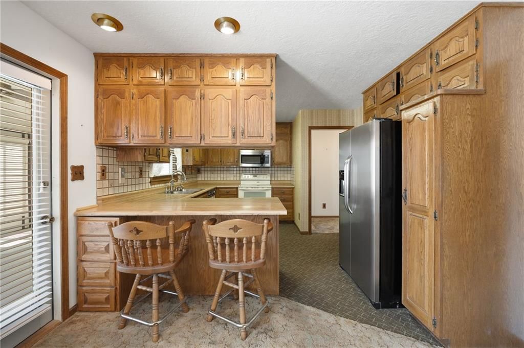 Photo 11 of 34 - 3713 NE 77th Street
