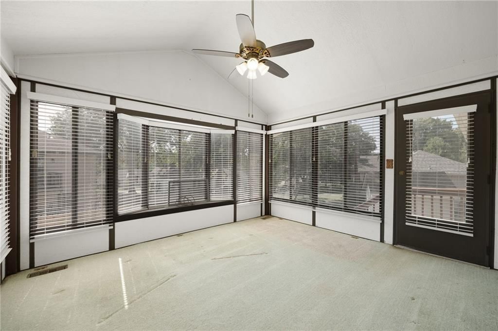 Photo 16 of 34 - 3713 NE 77th Street