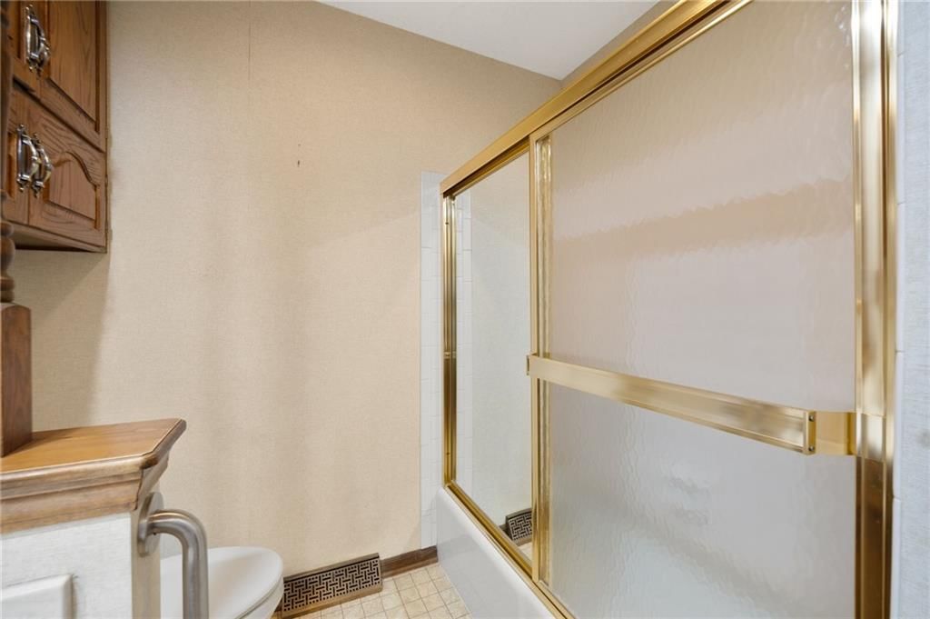Photo 21 of 34 - 3713 NE 77th Street