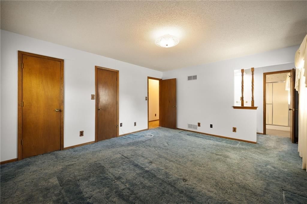 Photo 25 of 34 - 3713 NE 77th Street