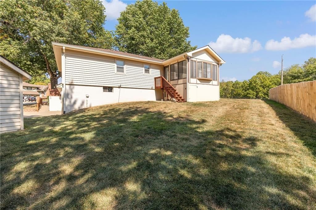 Photo 32 of 34 - 3713 NE 77th Street