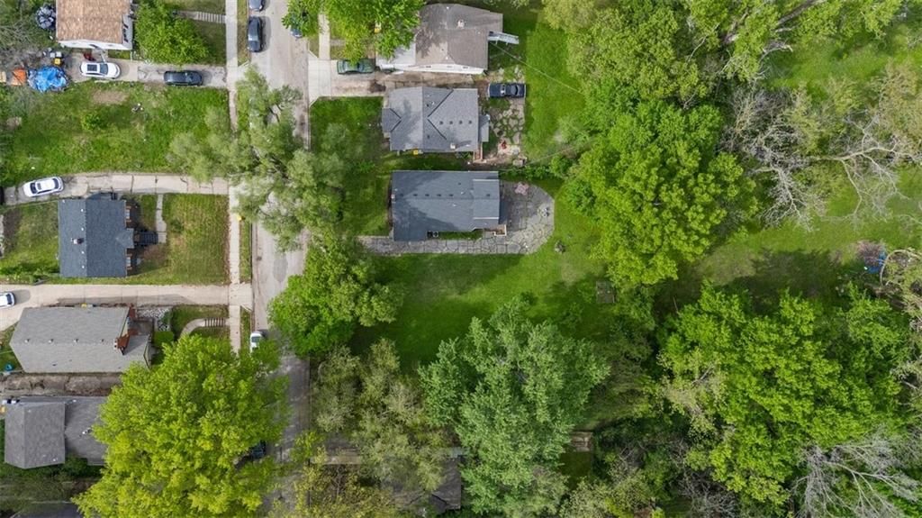 6127 Tracy Avenue — photo 2