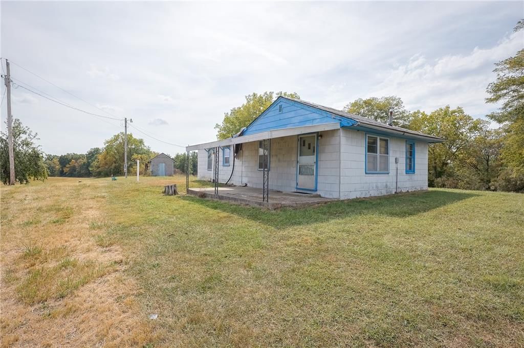 13727 Norris Road, Rayville, MO