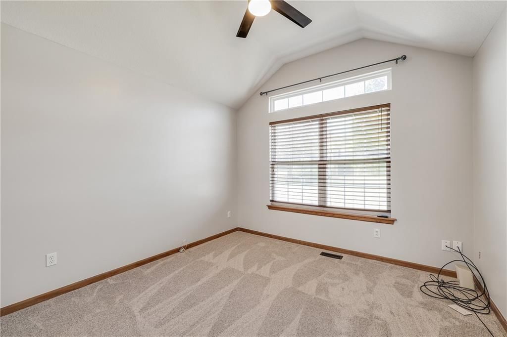 Photo 16 of 35 - 803 SW Brome Drive