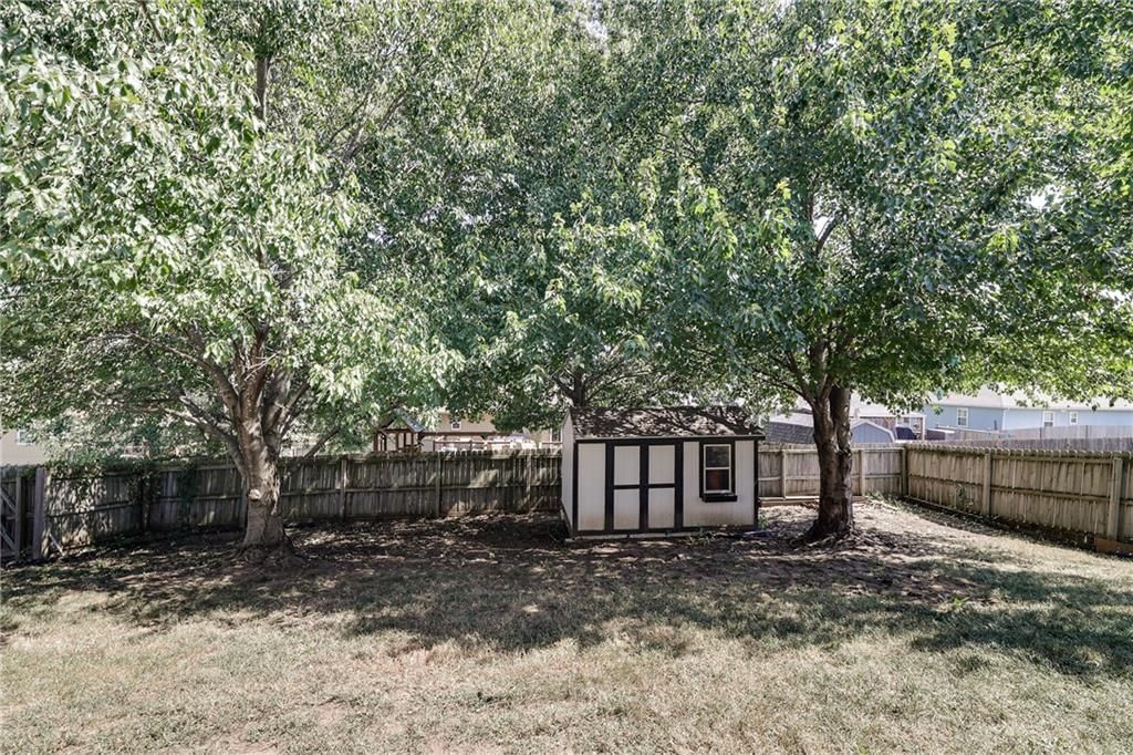 Photo 33 of 35 - 803 SW Brome Drive