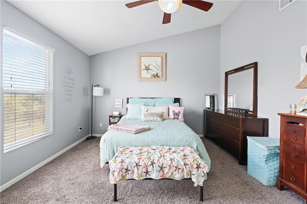 5507 N Fairmount Avenue — photo 13