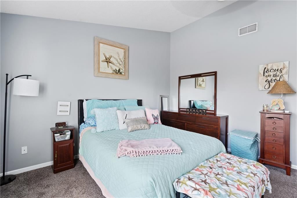 5507 N Fairmount Avenue — photo 15