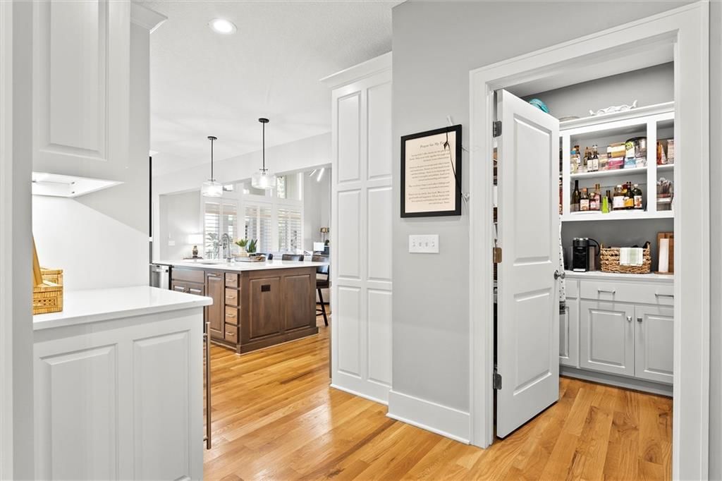 9268 Brownridge Street — photo 18