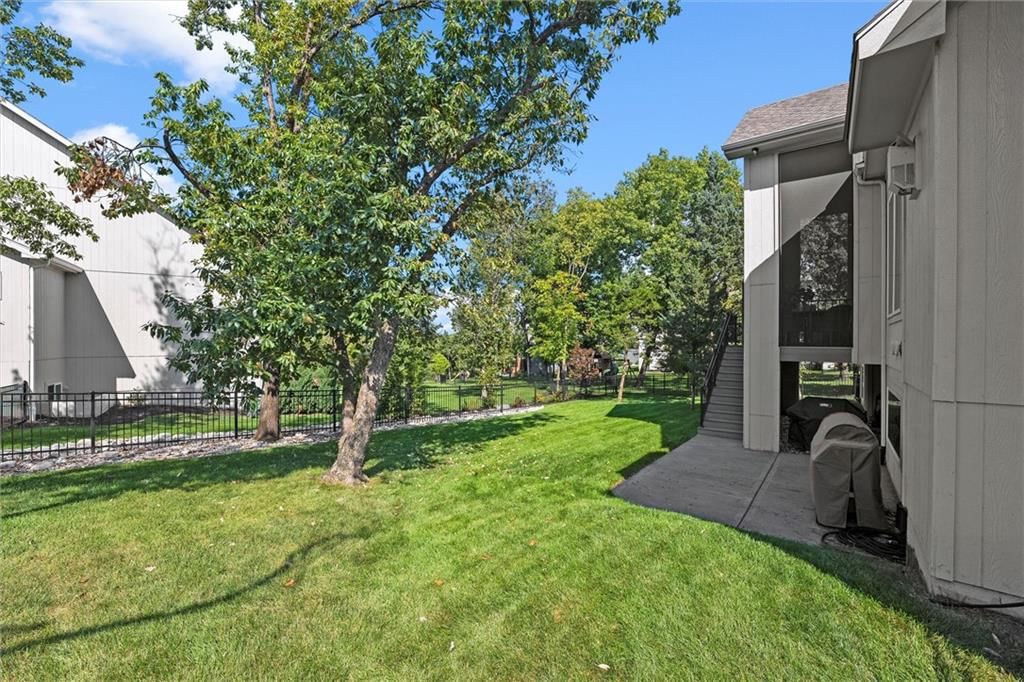 9268 Brownridge Street — photo 47