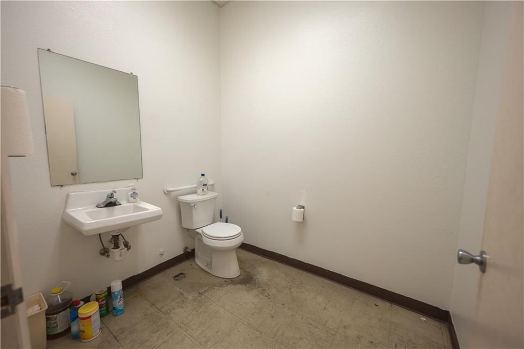 901 Lewark Street — photo 16