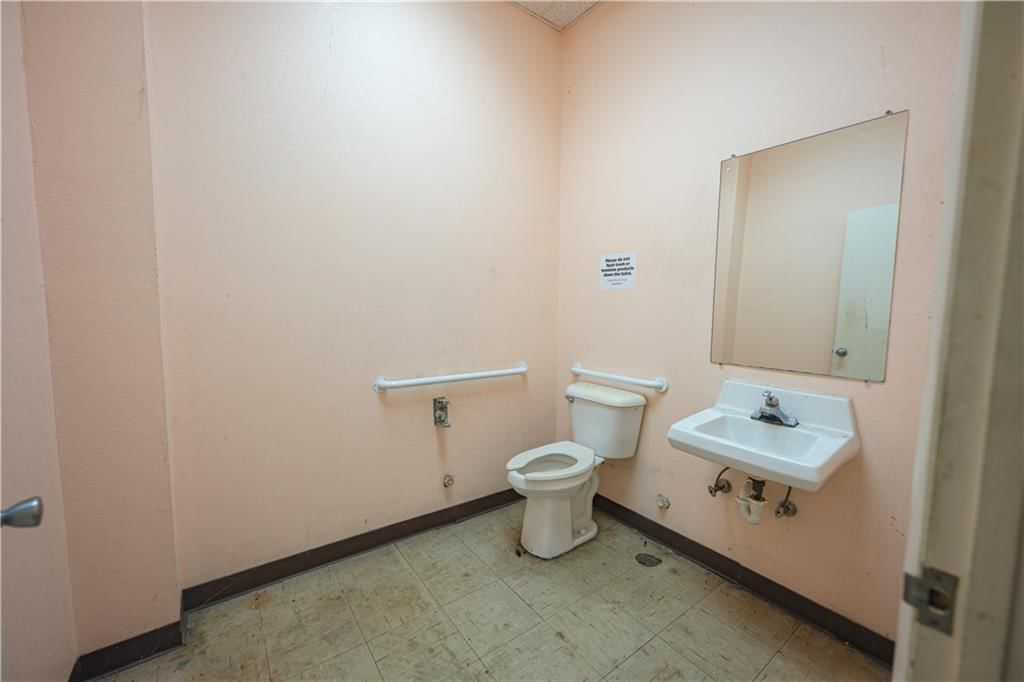 901 Lewark Street — photo 17
