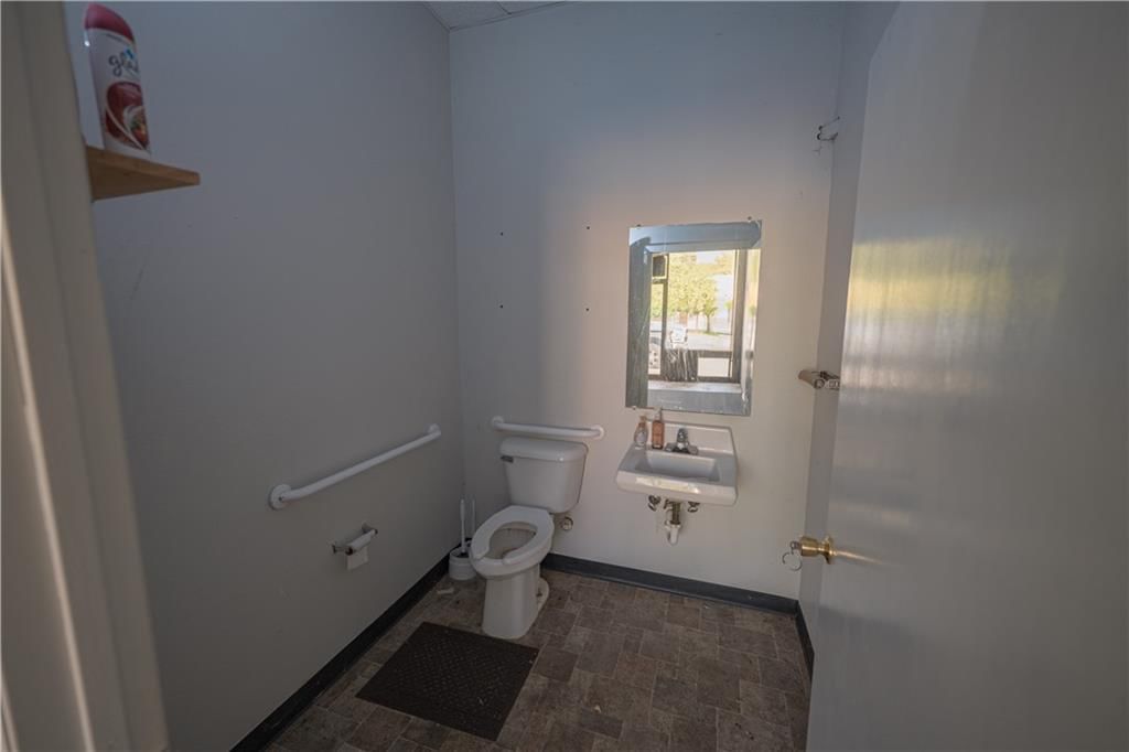 901 Lewark Street — photo 21