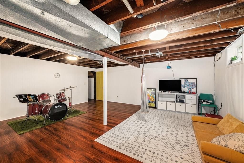 2116 Erie Street — photo 14