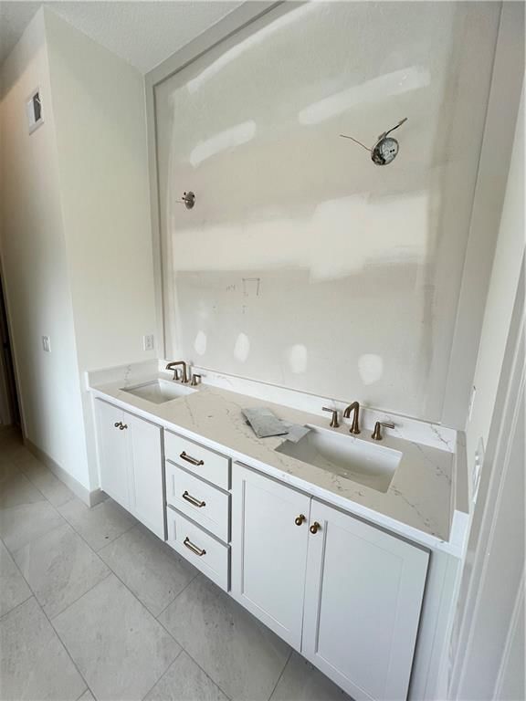 2411 W 177th Terrace — photo 44