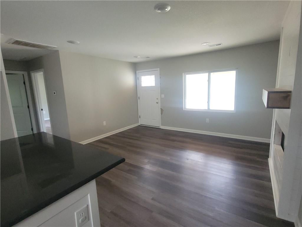 1734 Main Street Terrace — photo 5