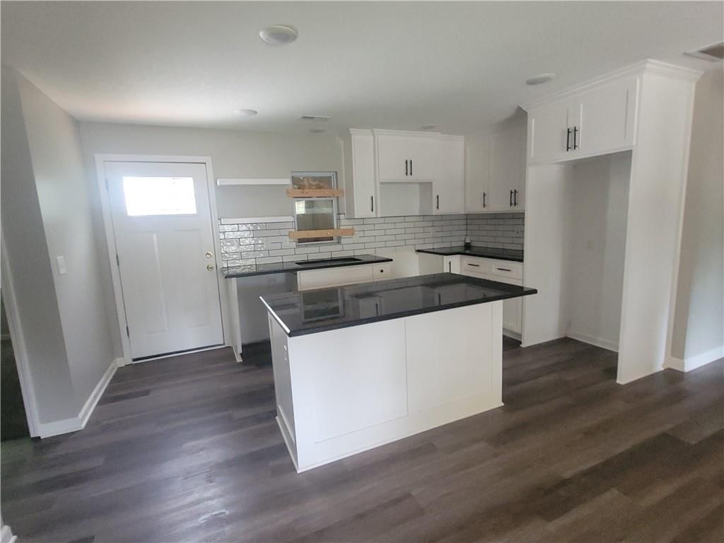 1734 Main Street Terrace — photo 6