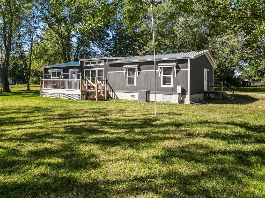 29290 Oxford Road — photo 3