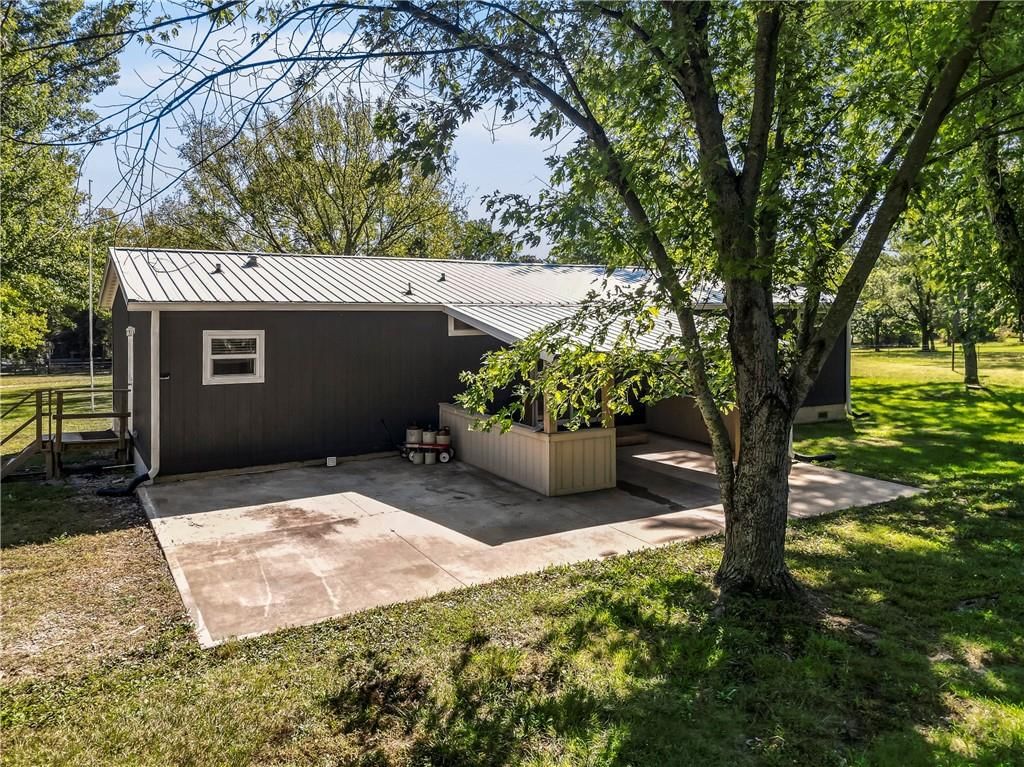 29290 Oxford Road — photo 4