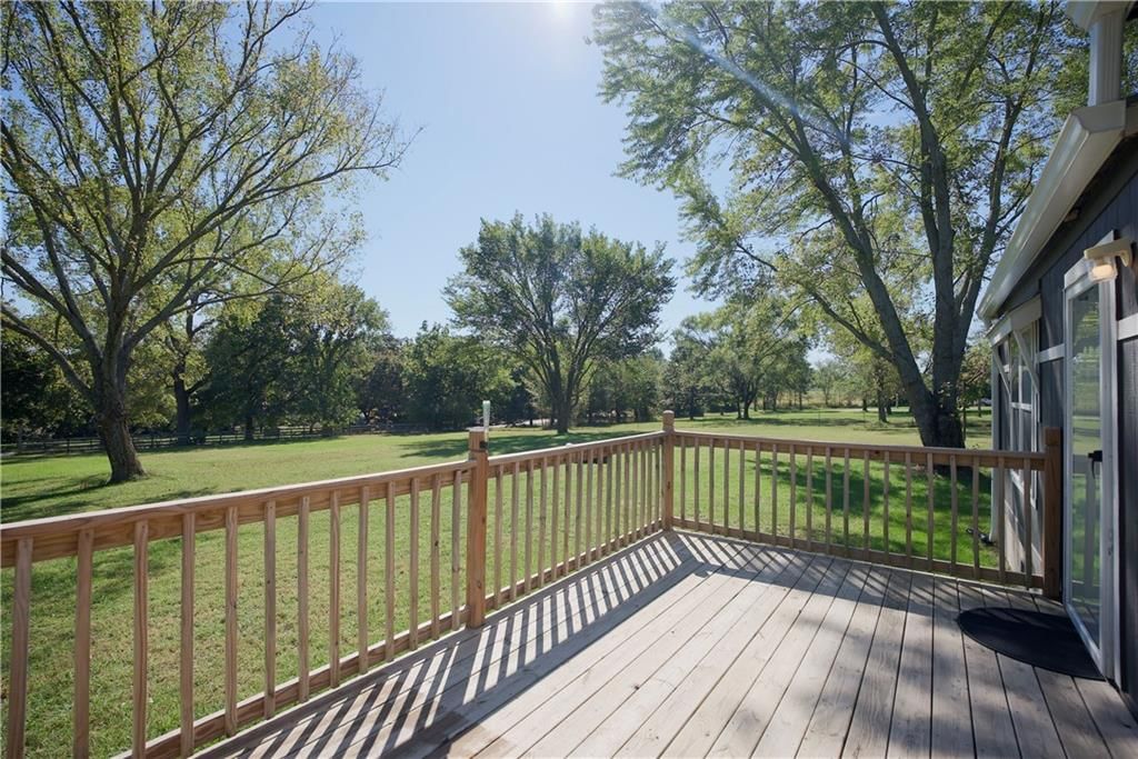 29290 Oxford Road — photo 10