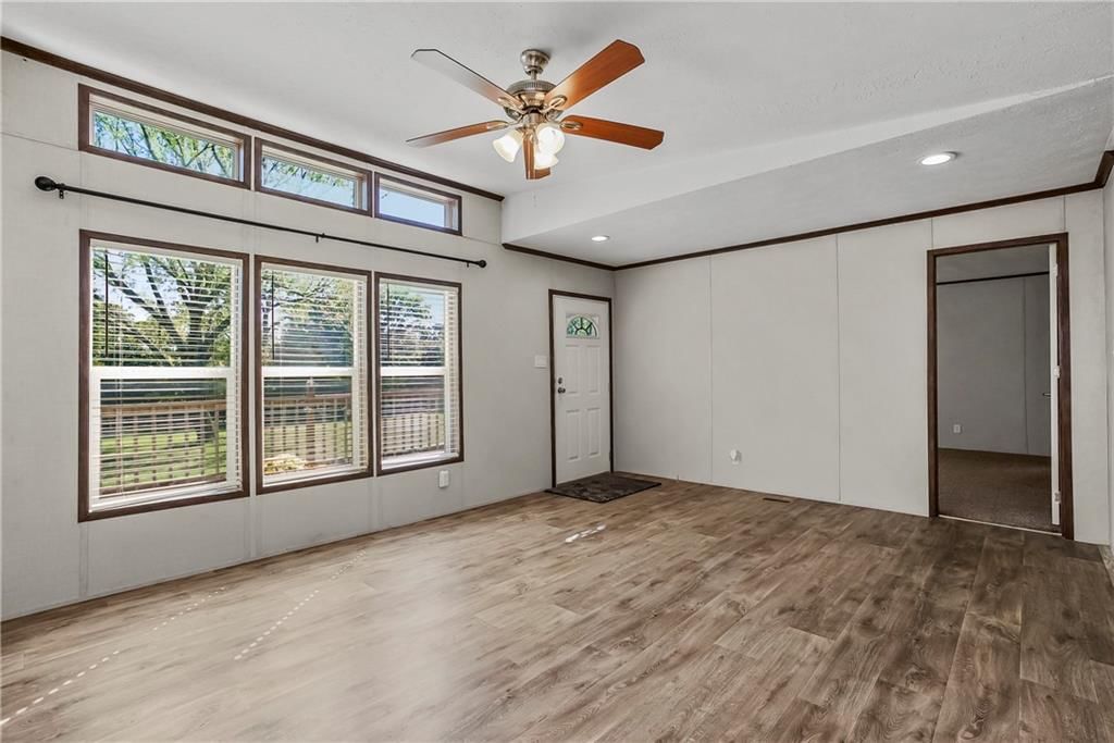 29290 Oxford Road — photo 14