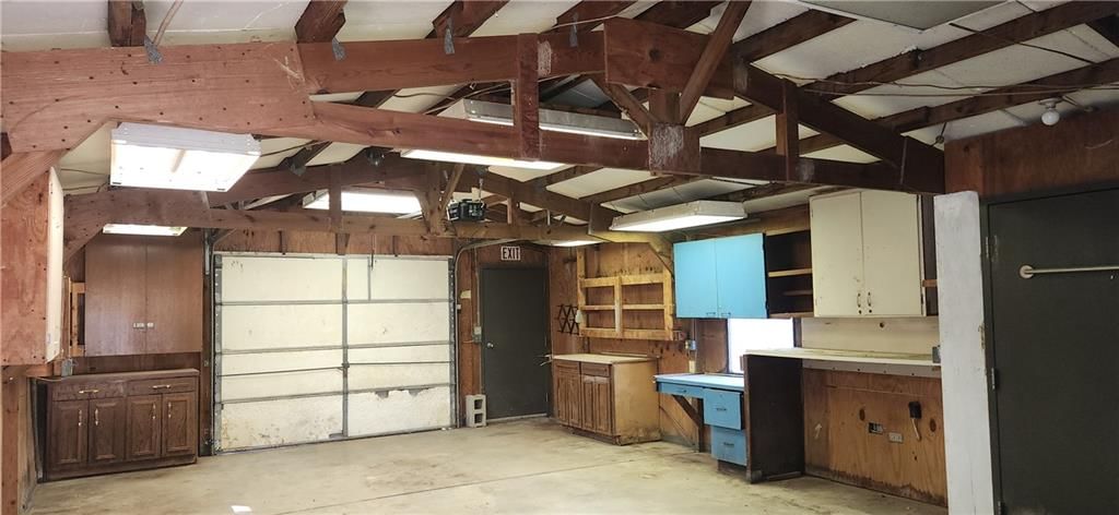 29290 Oxford Road — photo 36