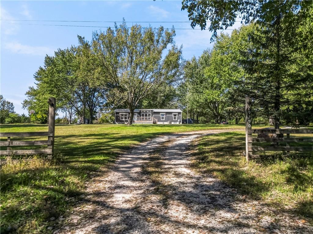 29290 Oxford Road — photo 40