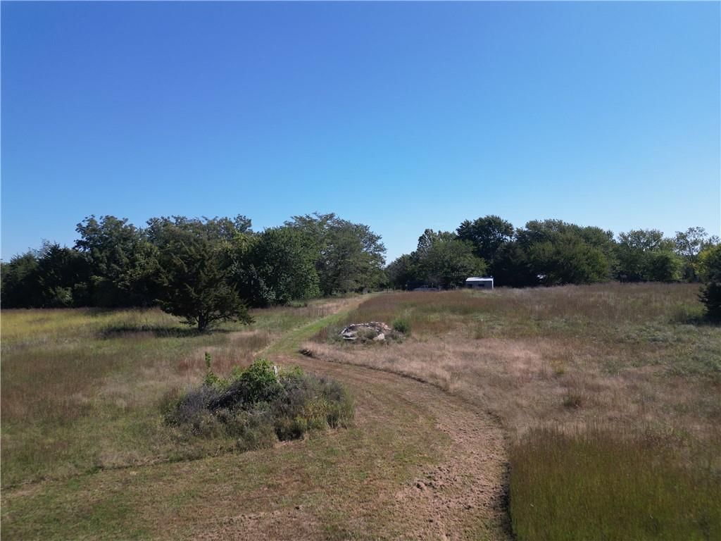 29290 Oxford Road — photo 41