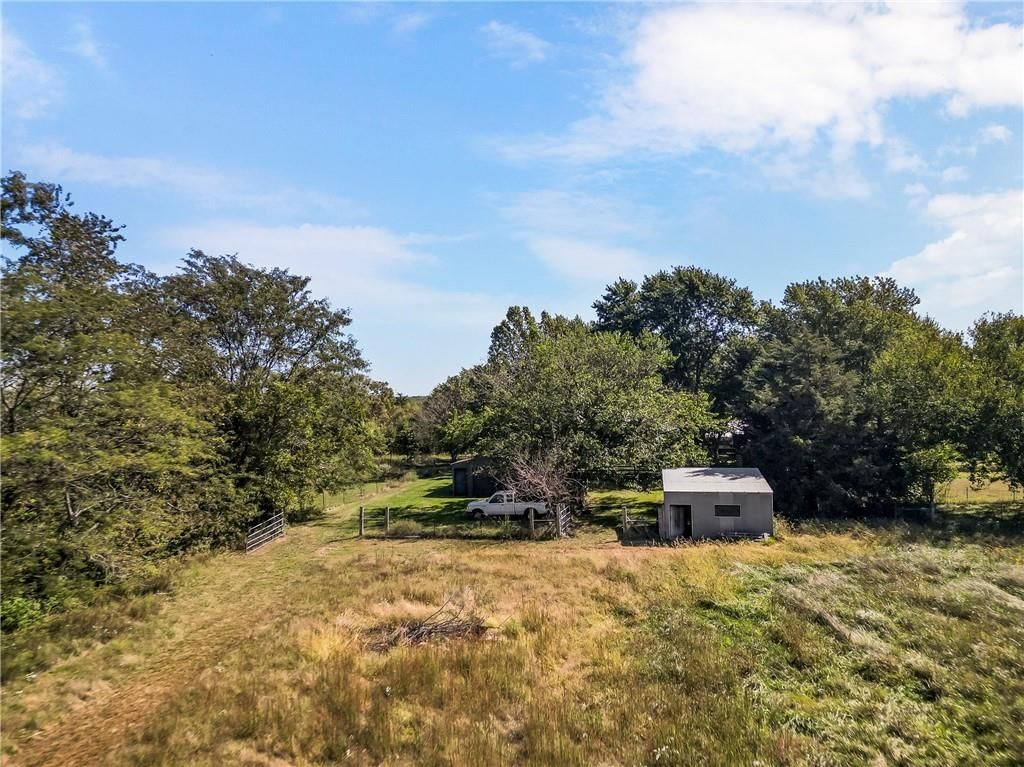29290 Oxford Road — photo 47