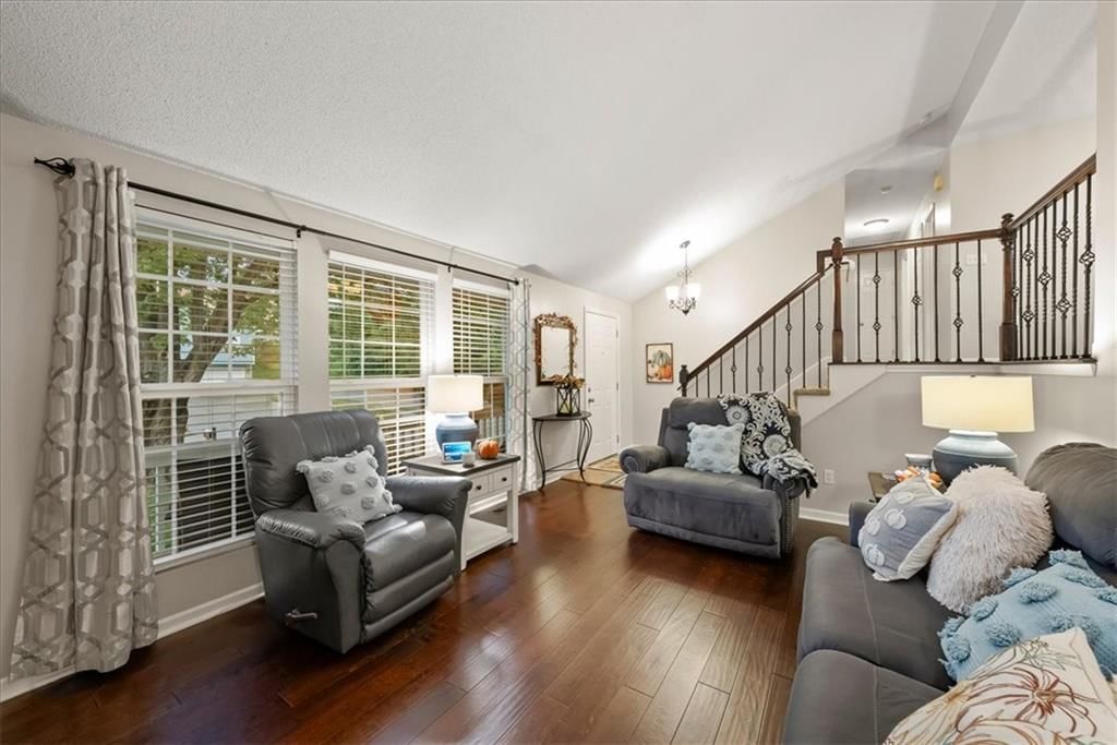 503 Blythe Street — photo 9