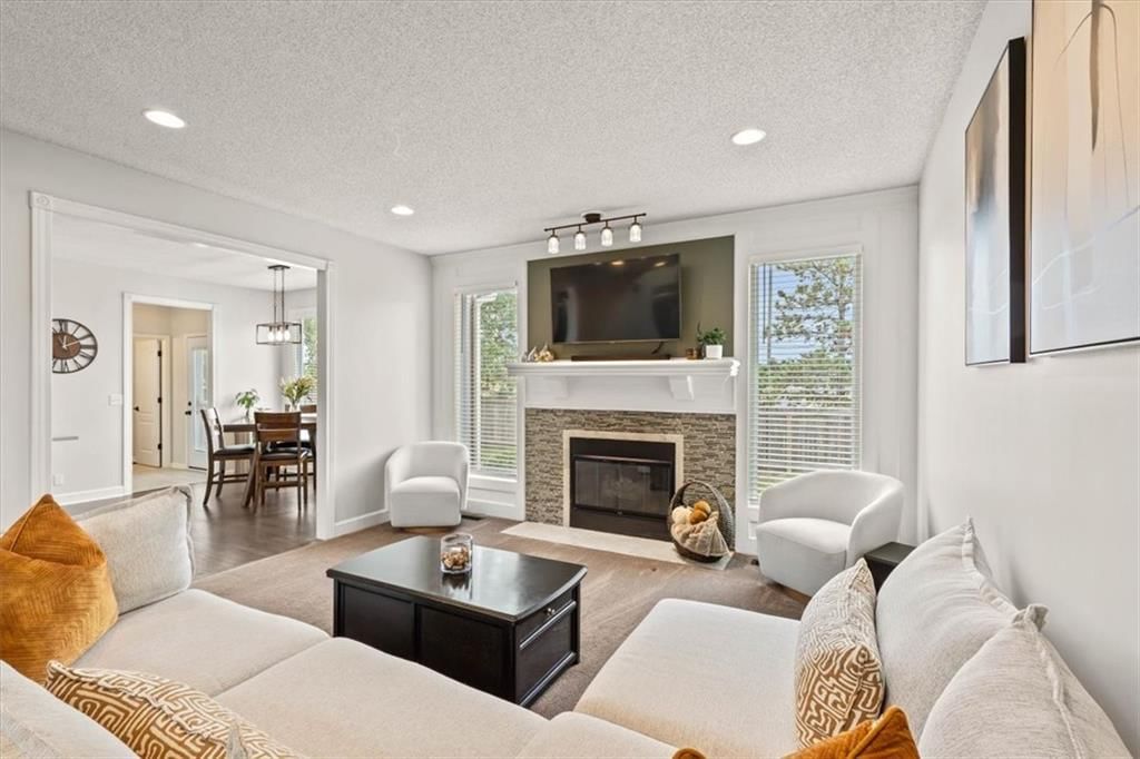 Photo 5 of 38 - 18140 W 159th Terrace
