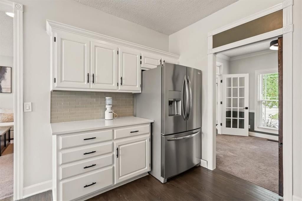 Photo 11 of 38 - 18140 W 159th Terrace