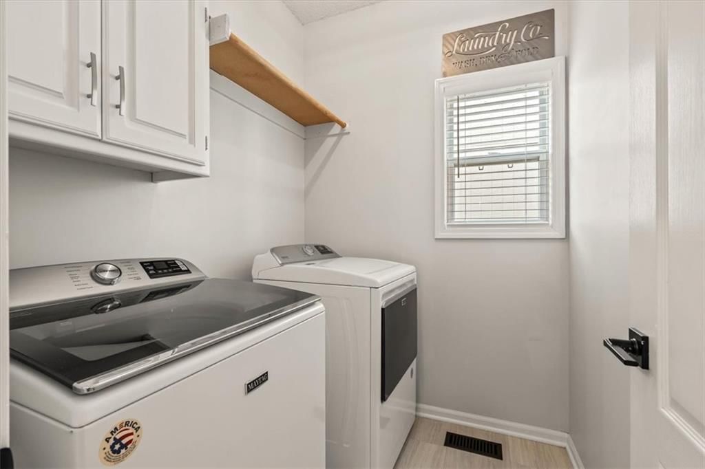 Photo 16 of 38 - 18140 W 159th Terrace