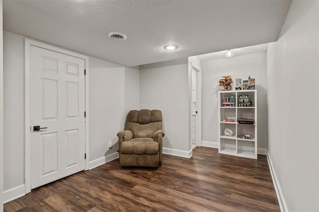 Photo 35 of 38 - 18140 W 159th Terrace