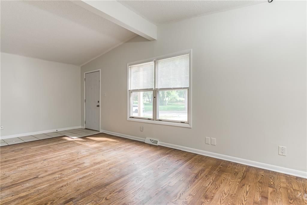 13907 W 92nd Terrace — photo 7