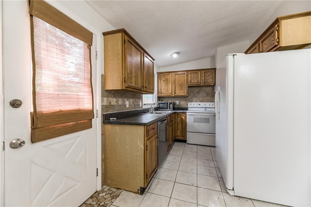 13907 W 92nd Terrace — photo 10