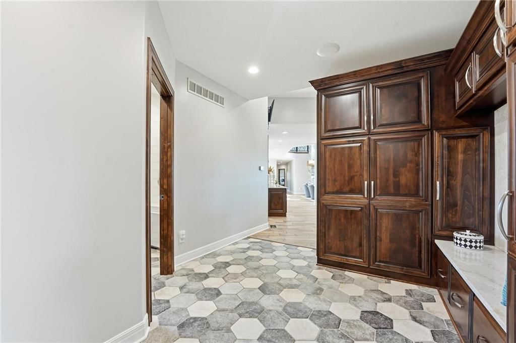 10807 NW Tiffany Springs Road — photo 35