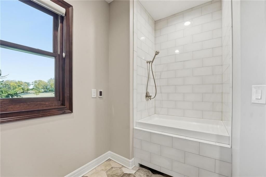 10807 NW Tiffany Springs Road — photo 37