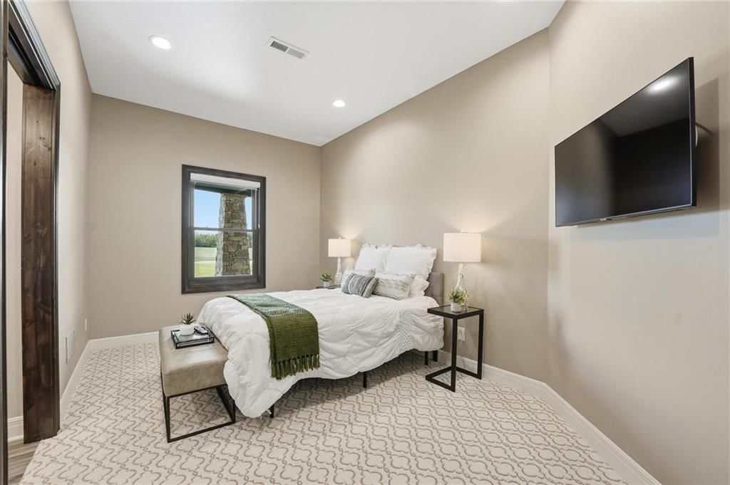 10807 NW Tiffany Springs Road — photo 77