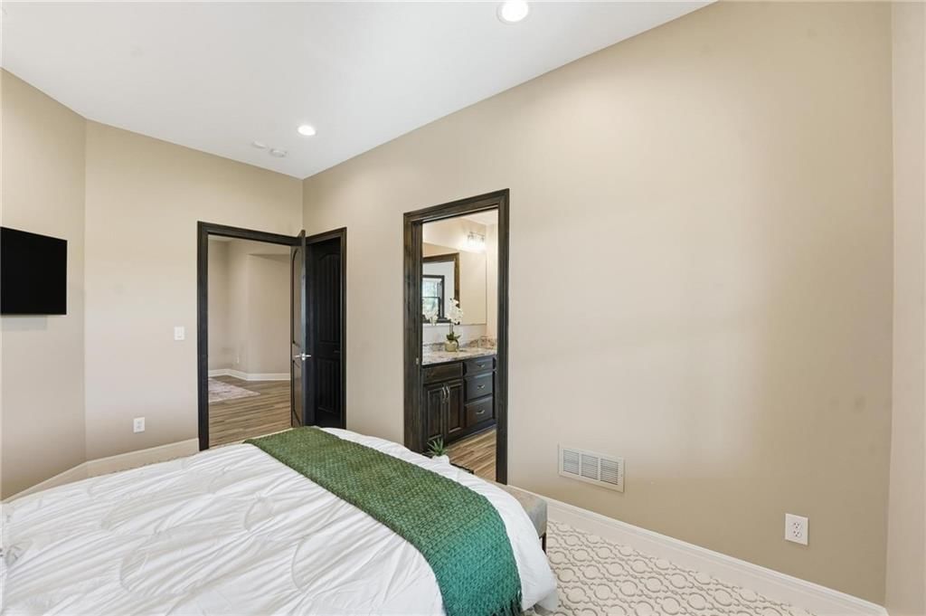 10807 NW Tiffany Springs Road — photo 78