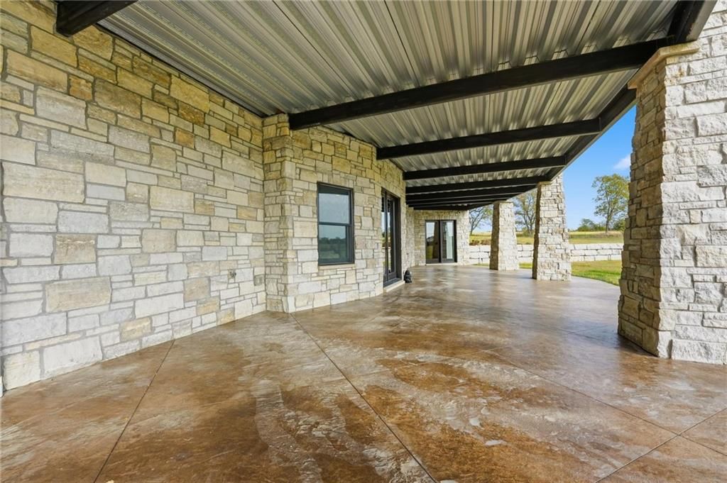 10807 NW Tiffany Springs Road — photo 83