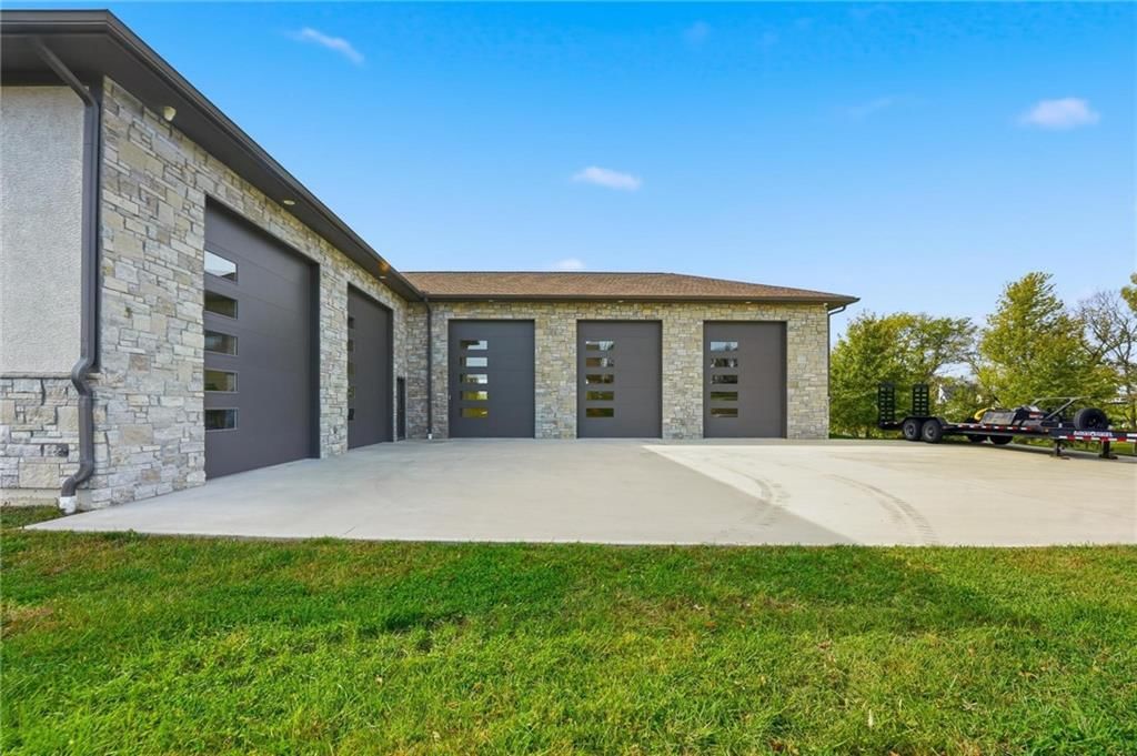 10807 NW Tiffany Springs Road — photo 93