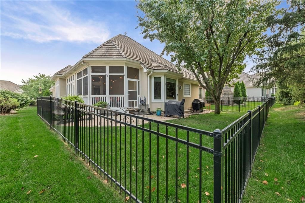 5264 W 150th Terrace — photo 51