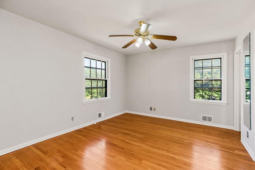 11107 Grand Avenue — photo 17