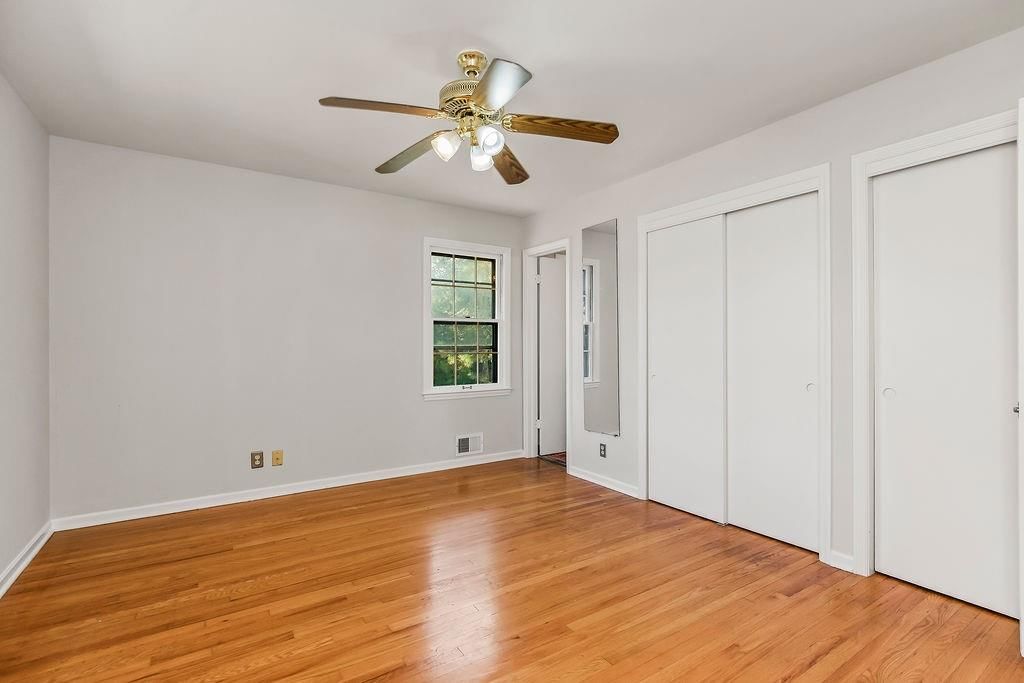 11107 Grand Avenue — photo 18